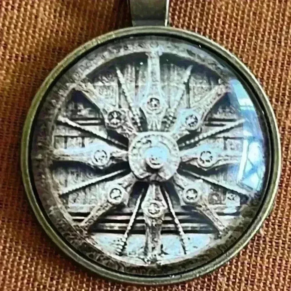 Konark Sun Temple Necklace - Picture 1 of 3